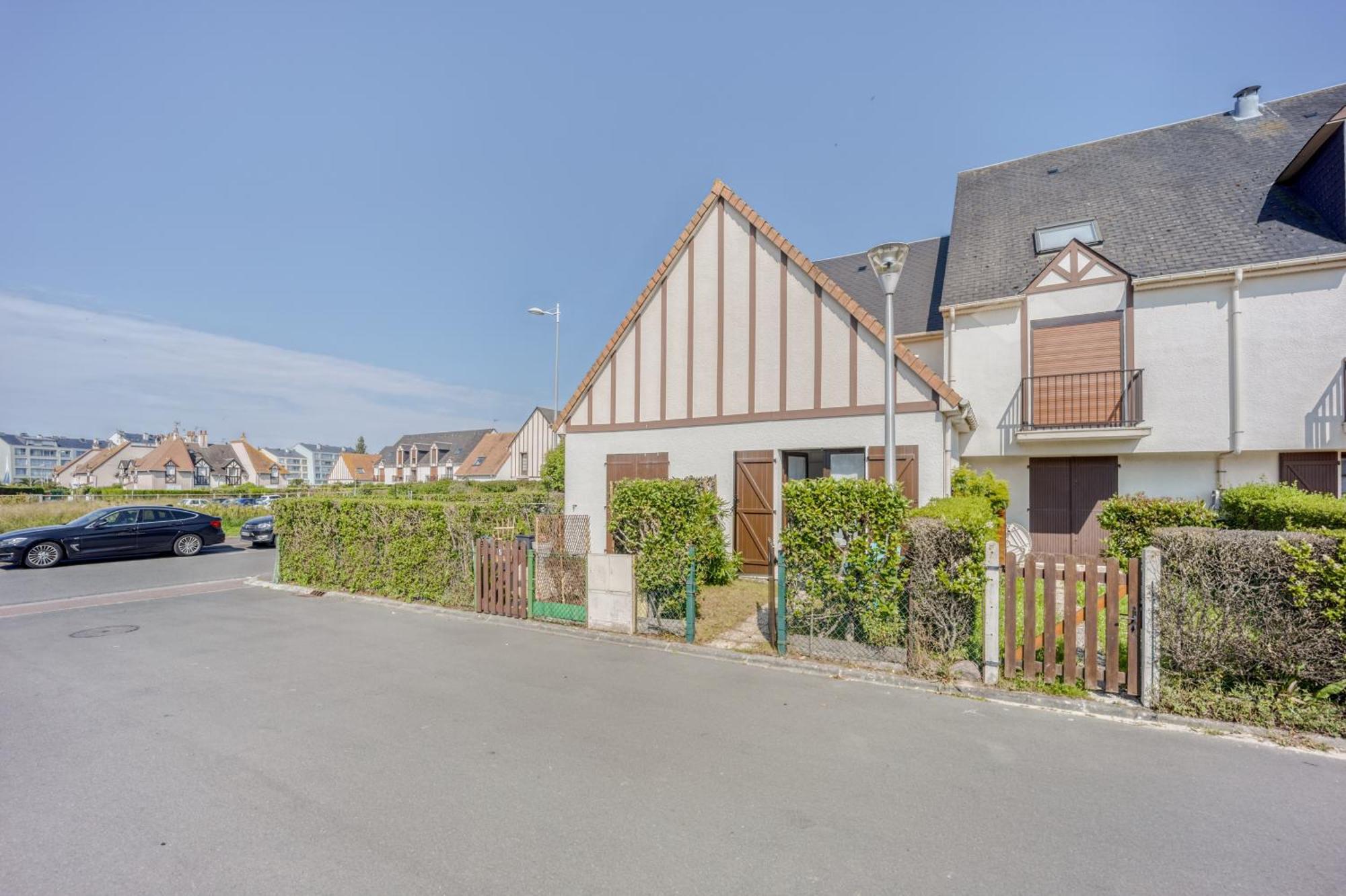Le Petit Normand - Studio Avec Jardin A 500 M De La Plage Courseulles-sur-Mer Dış mekan fotoğraf